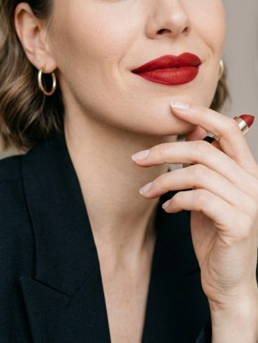Master the Art of Bold Lip Looks That Last All Day