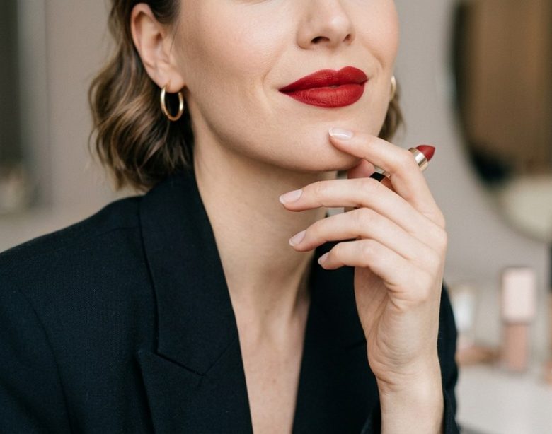 Master the Art of Bold Lip Looks That Last All Day